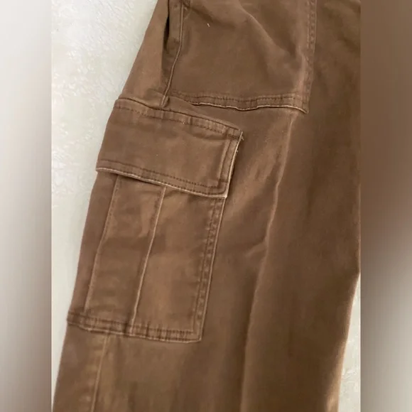 Hollister Brown Cargo Pants - Picture 7 of 9